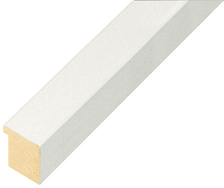 Corner sample of moulding 26BIANCO - C26BIANCO